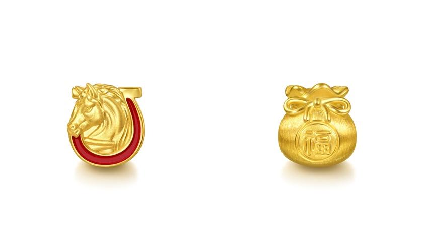 Charme蹄揚高升足金串飾14,200元、Charme福氣滿載足金串飾8,700元。