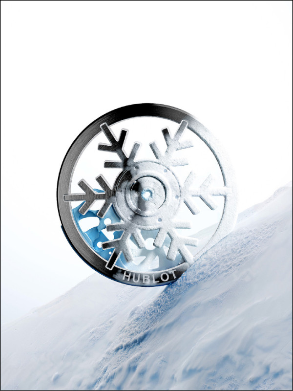 常見的鏤空自動盤被雕刻成雪花圖案，進一步呼應冰雪主題。