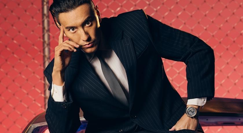 王陽明復古西裝造型搶鏡 搭載腕間腕錶展現型男魅力