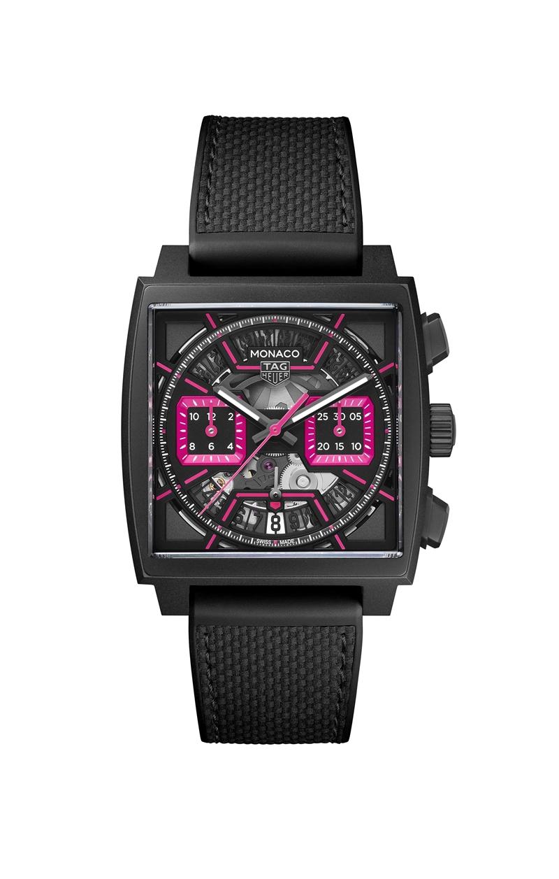 TAG Heuer Monaco 鏤空計時腕錶粉紅款，376,500元。TAG Heuer提供）