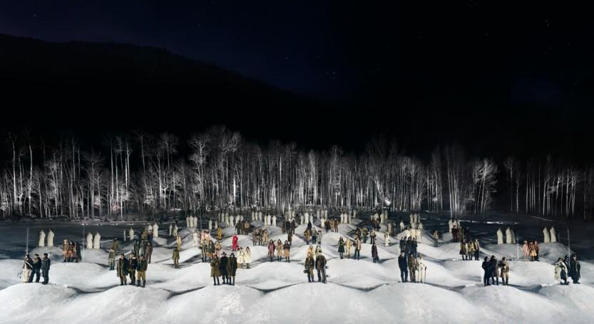 Moncler秋冬攀向高山雪服新境界 美式格紋與牛仔元素擔綱系列亮點 精緻花卉圖樣呼應山巔之美 Moncler秋冬攀向高山雪服新境界 美式格紋與牛仔元素擔綱系列亮點 精緻花卉圖樣呼應山巔之美