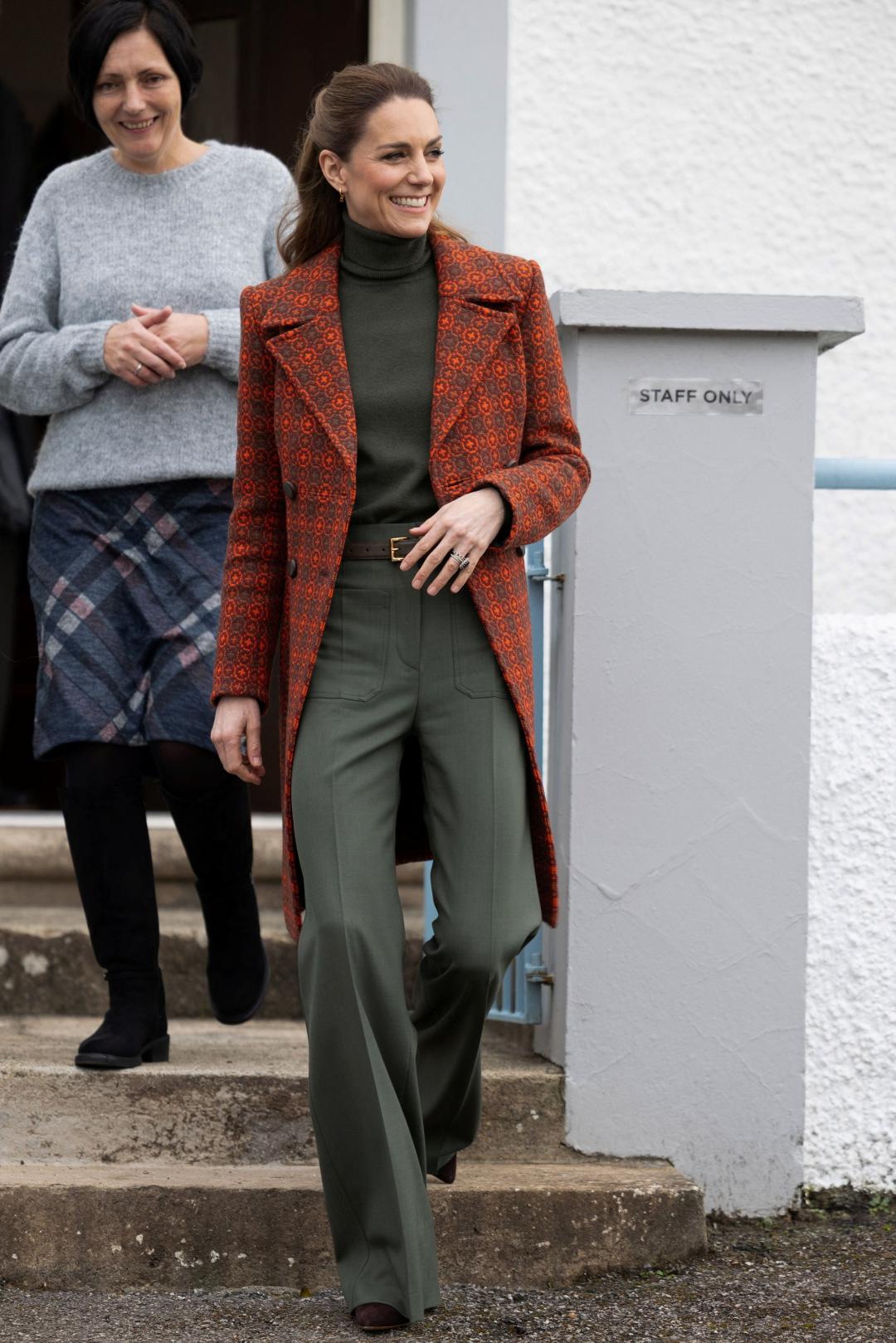 凱特王妃身穿復古大衣亮相。(路透)