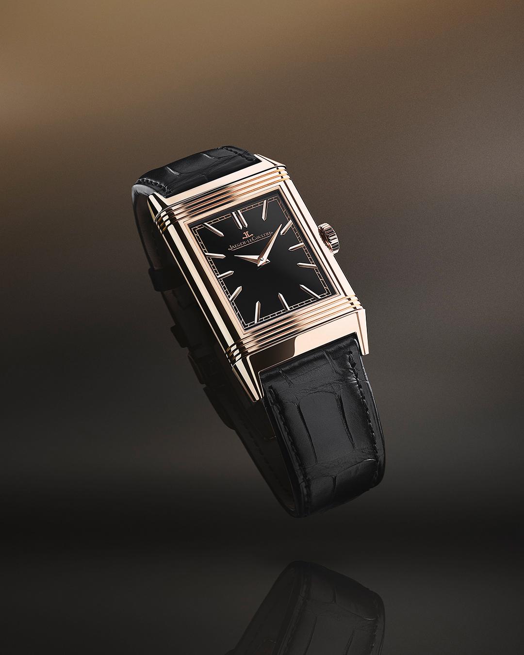 積家Reverso Tribute Enamel Horse翻轉系列琺瑯腕錶馬年特別版，搭載822型手動上鍊機械機芯，動力儲存42小時，全球限量10只，價格店洽。