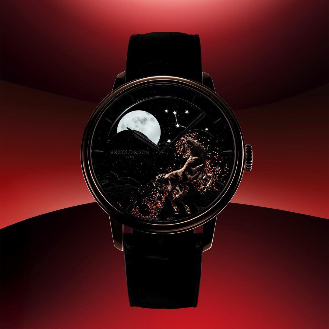 錶盤塗覆Super-LumiNova夜光塗層，在黑暗中更顯神祕。