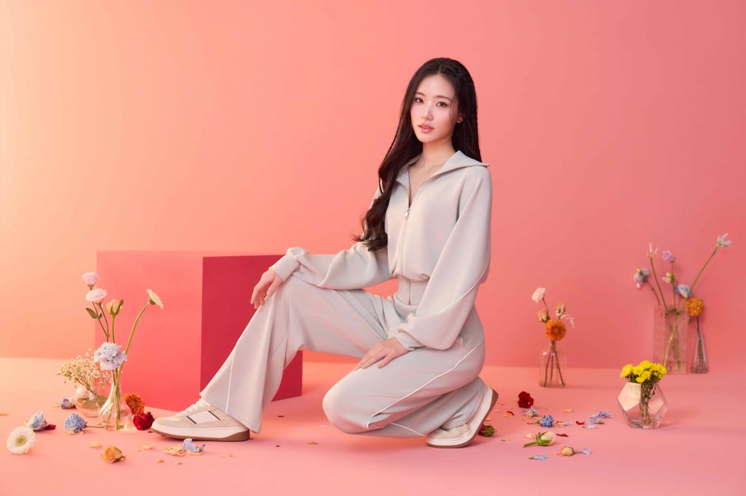 Athleisure城市律動系列Cozy寬版長褲，柔軟親膚材質，兼具舒適與有型風格。