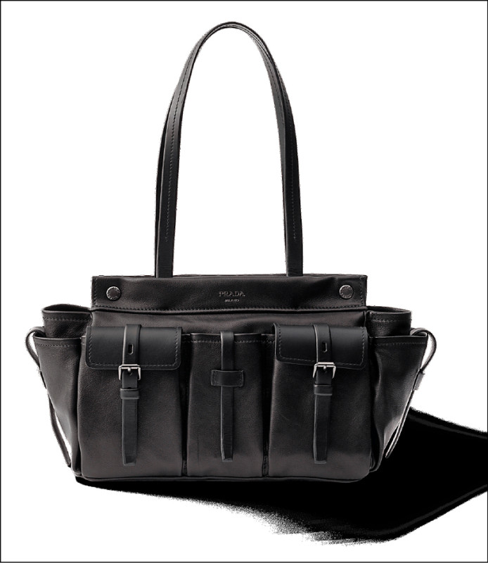 全新Route大號皮革手提袋，155,000元。