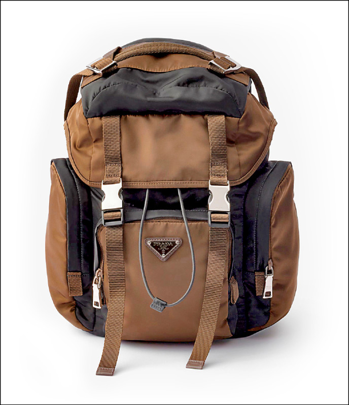 Re-Nylon小型後背包，105,000元。