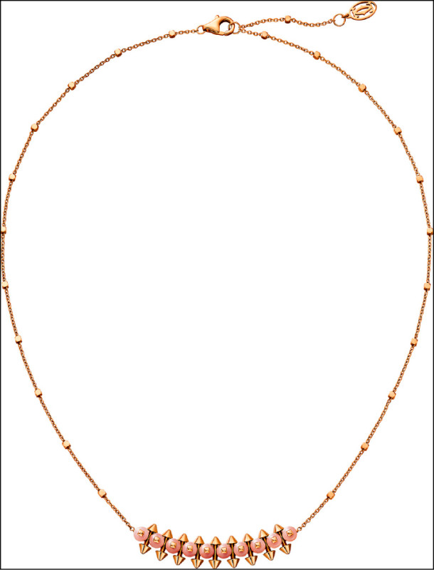 Clash de Cartier吊墜項鍊，玫瑰金鑲嵌粉紅色玉髓，178,000元。