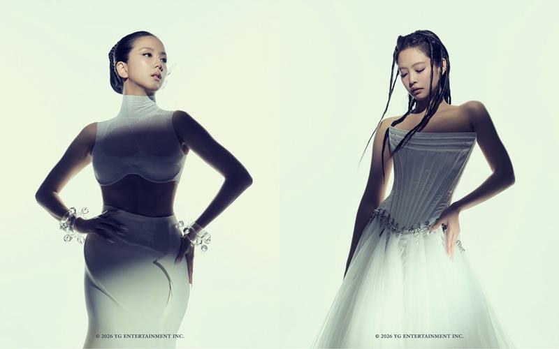 Statue雕像版則將四位成員幻化為如藝術雕像般的時尚視覺。（翻攝自instagram）