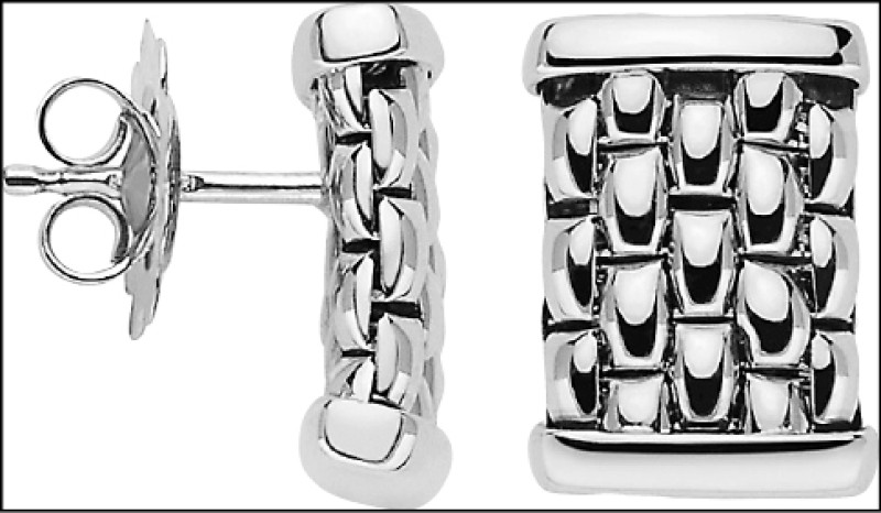 馬丁同款Essentials系列耳釘，一對79,700元。