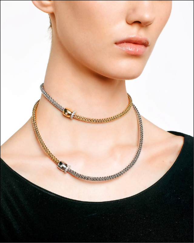 SOLO系列項鍊，單條37cm（圖為兩條串接），單條501,780元。