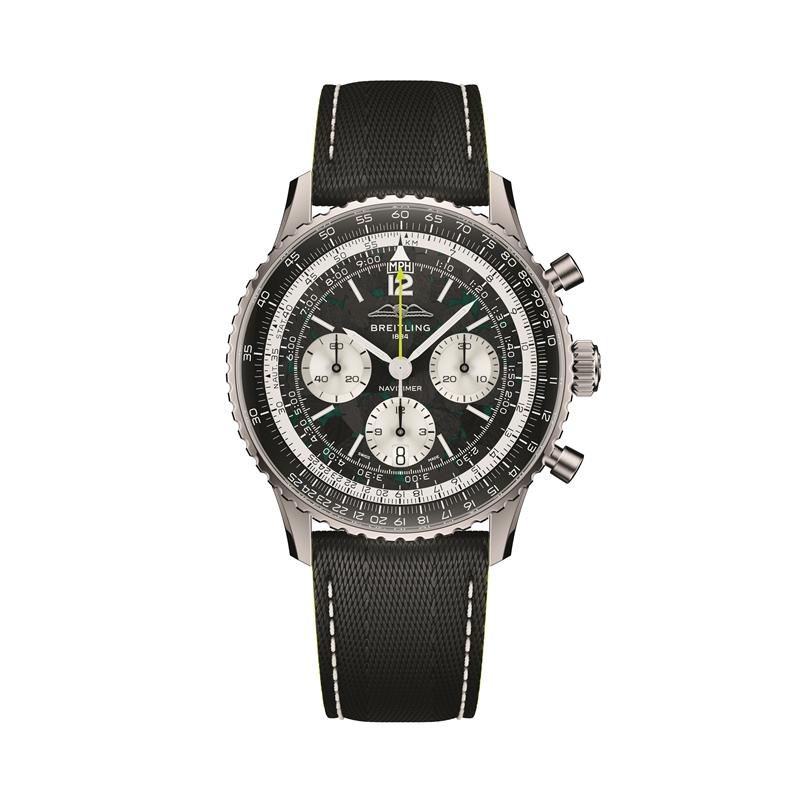 Navitimer B01 Chronograph 43 Aston Martin Aramco Formula One™ Team聯名腕錶，334,000元。（Breitling提供）