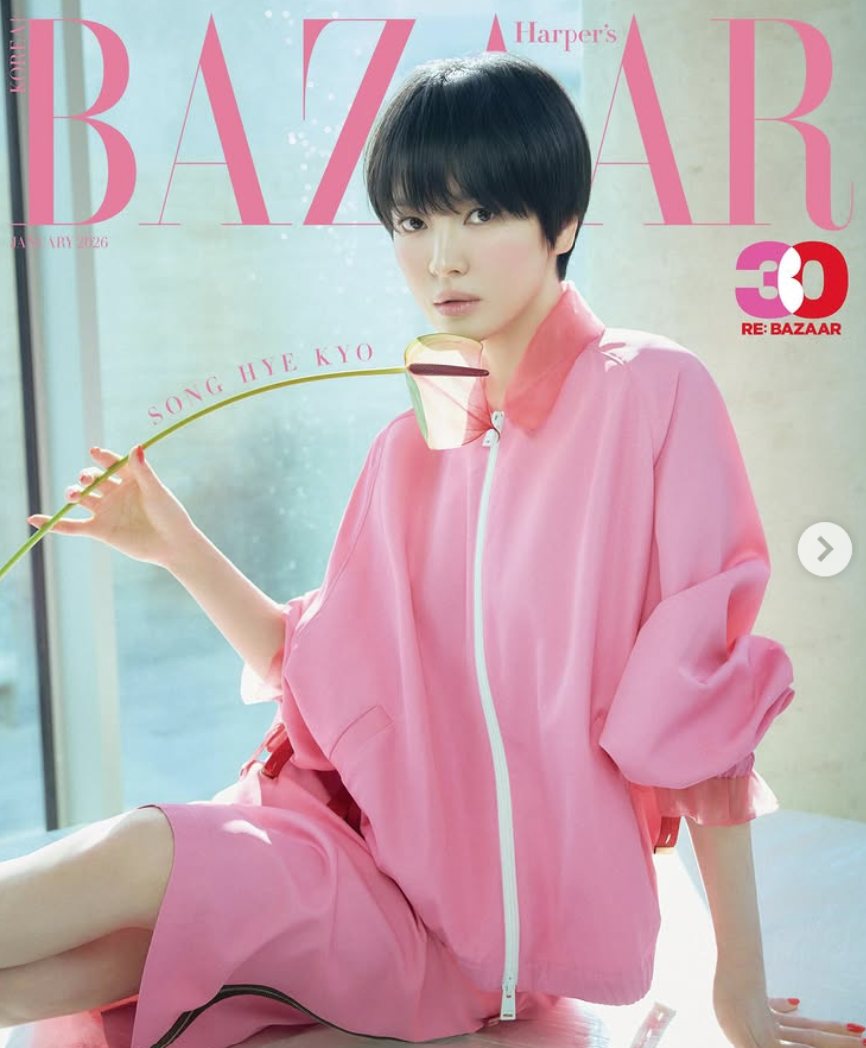 俐落短髮更突顯宋慧喬的精緻五官。