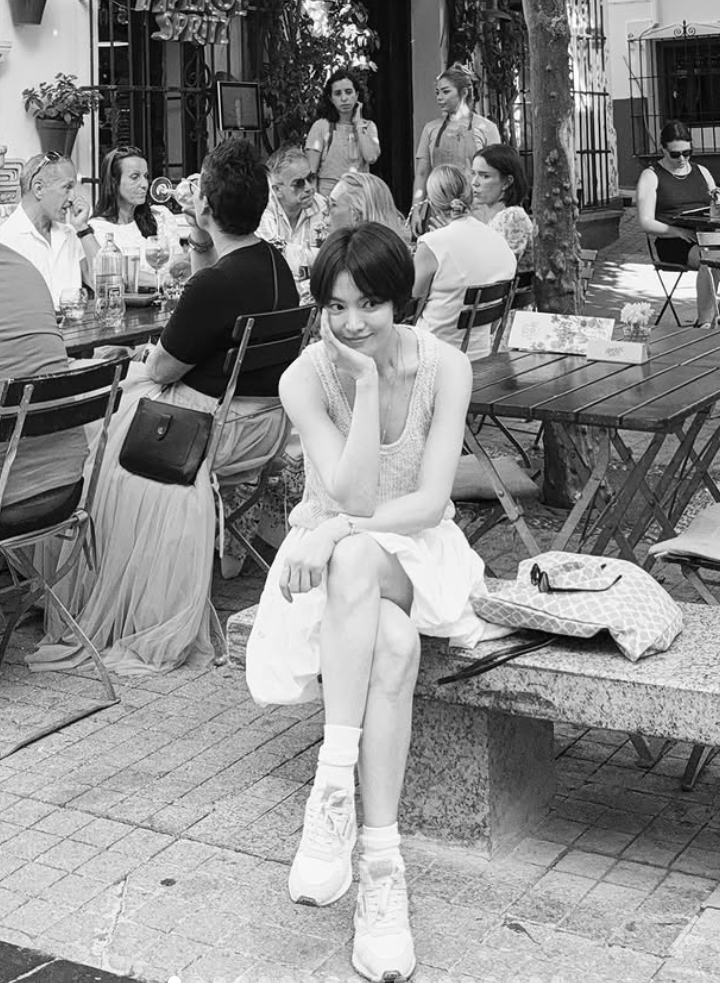 44歲的宋慧喬氣質如大學生。