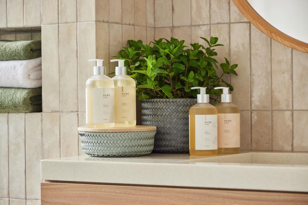 Pure Life推出沐浴與清潔系列，299元起。