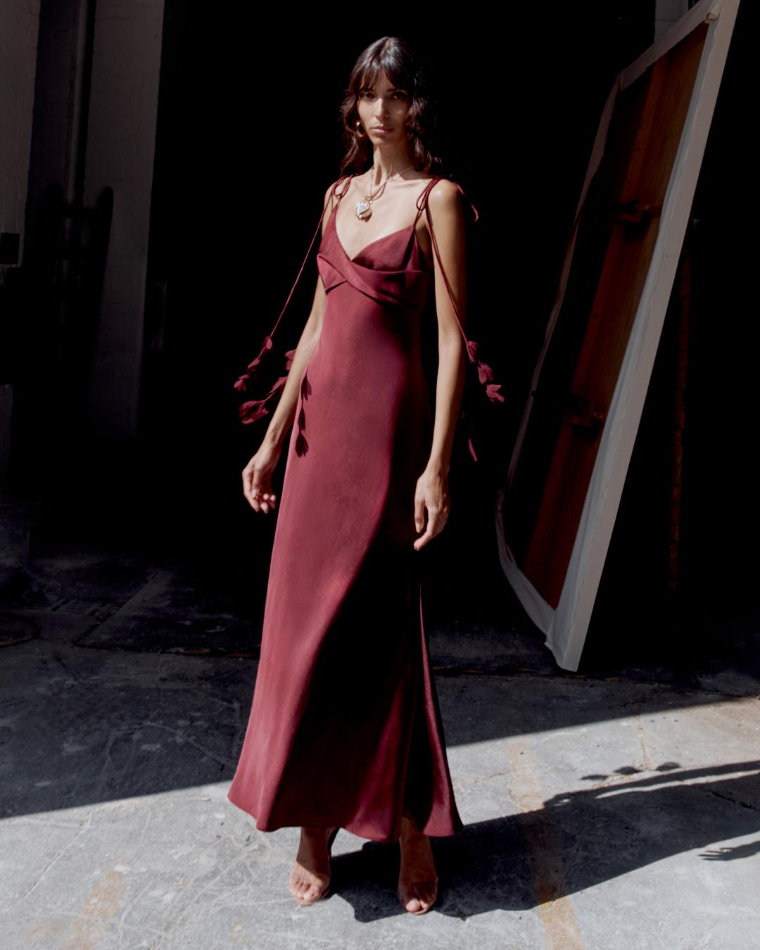 self-portrait緞面洋裝，售價NT$19,800元。