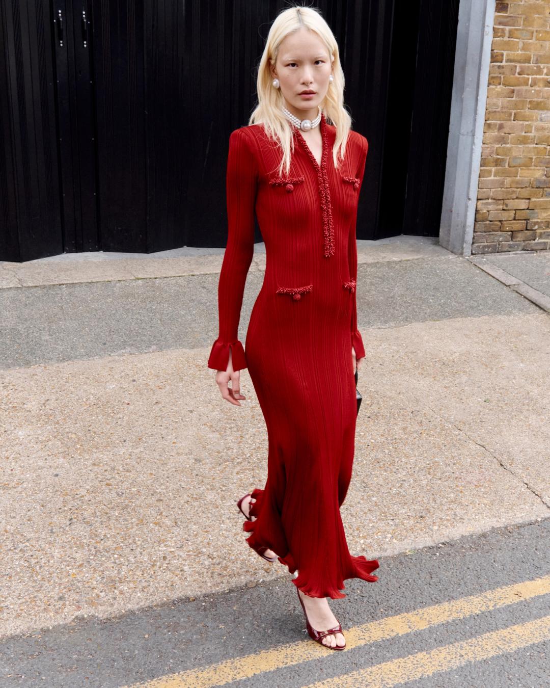 self-portrait針織長洋裝，售價NT$22,800元。