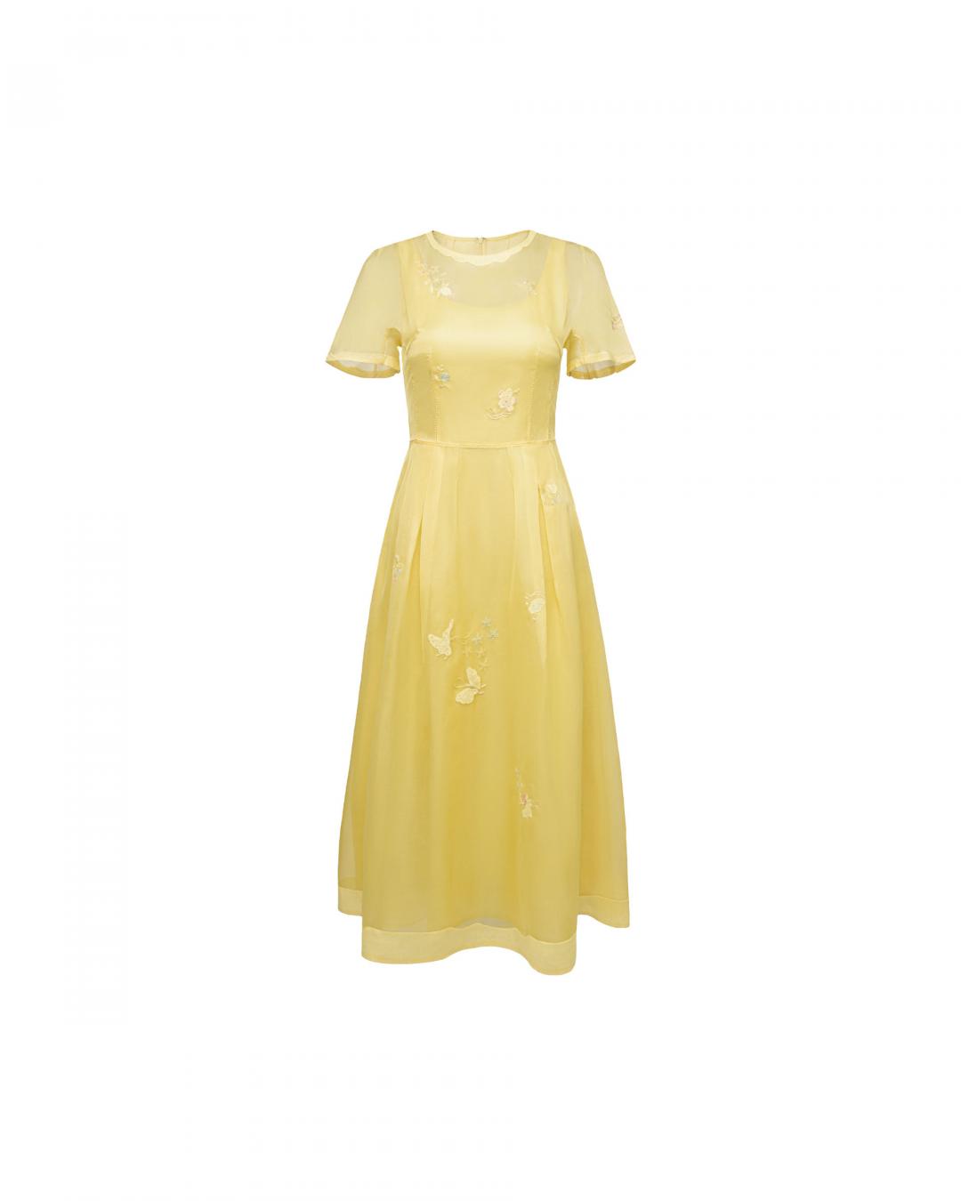 SHIATZY CHEN絲質烏幹收腰繡花洋裝，售價NT$65,800元。