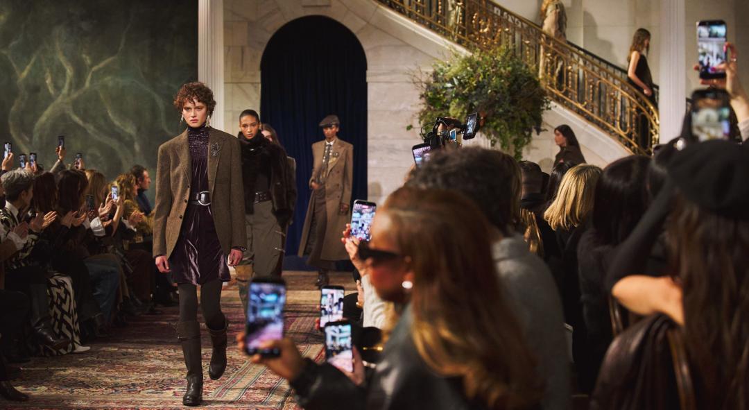 RALPH LAUREN 2026秋冬大秀在紐約時裝週正式開跑前一天舉行。