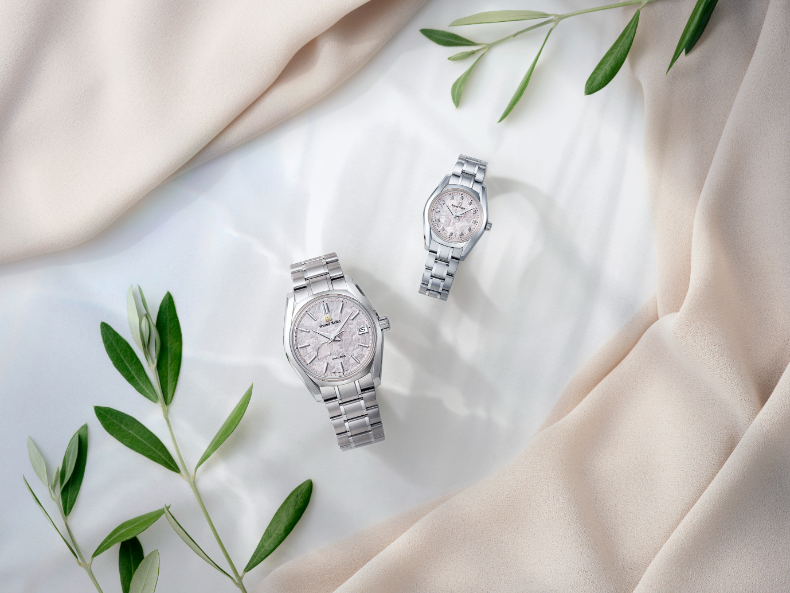 Heritage Collection SBGA413錶款198,000元、Heritage Collection STGF387錶款115,000元。