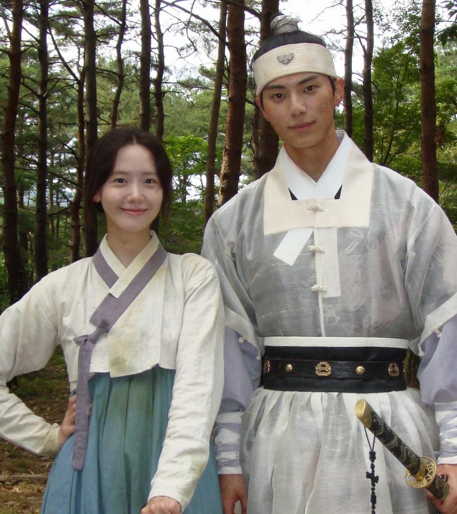 潤娥和李彩玟在《暴君的廚師》默契十足。(翻攝自IG，以下同)