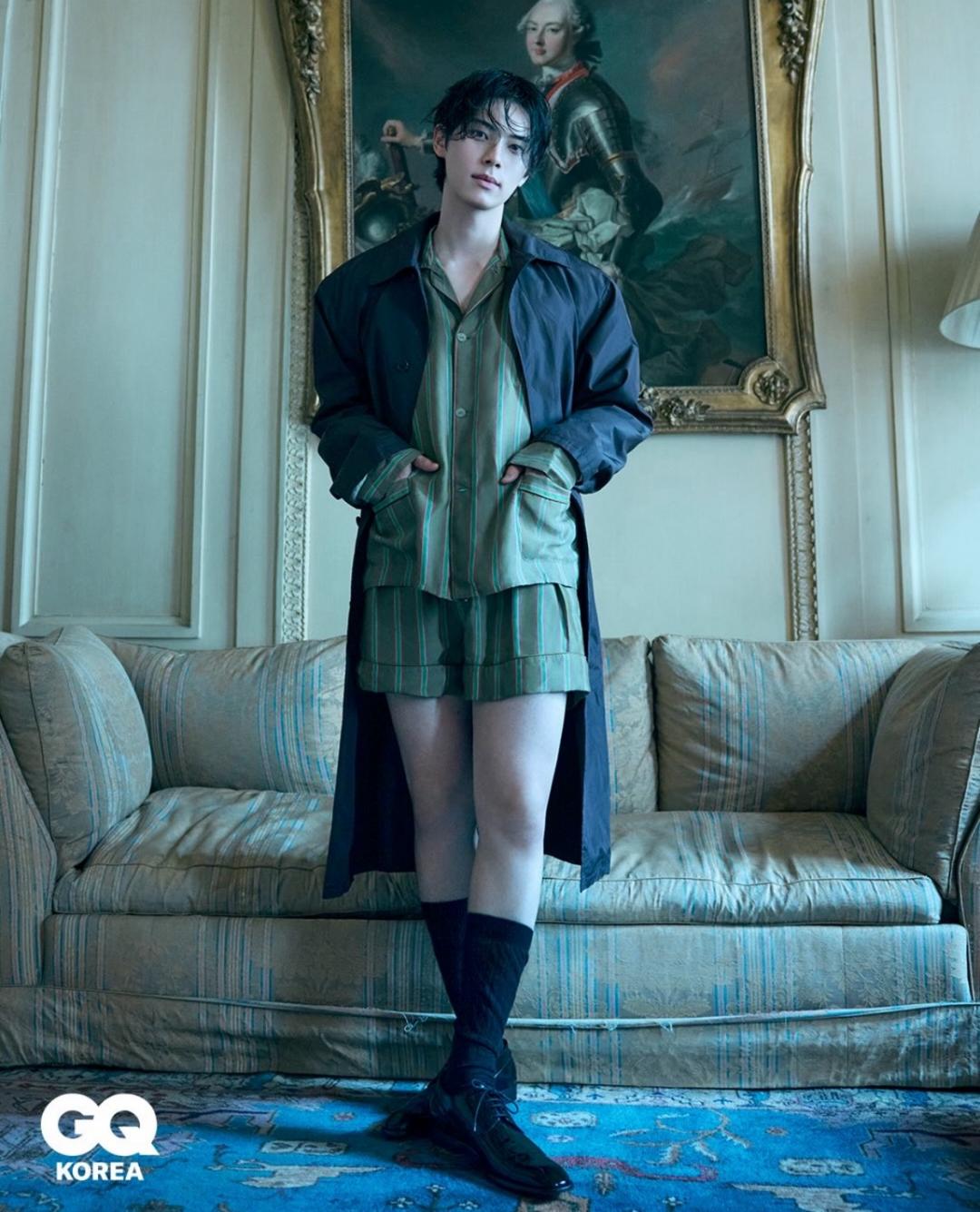 李彩玟穿睡衣睡褲仍然時尚。