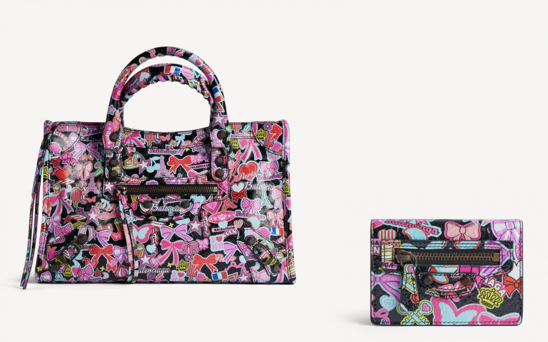 （左起）Le City Bag印花款（小型），售價NT$84,900元；Le City印花款錢包（迷你），售價NT$20,550元。