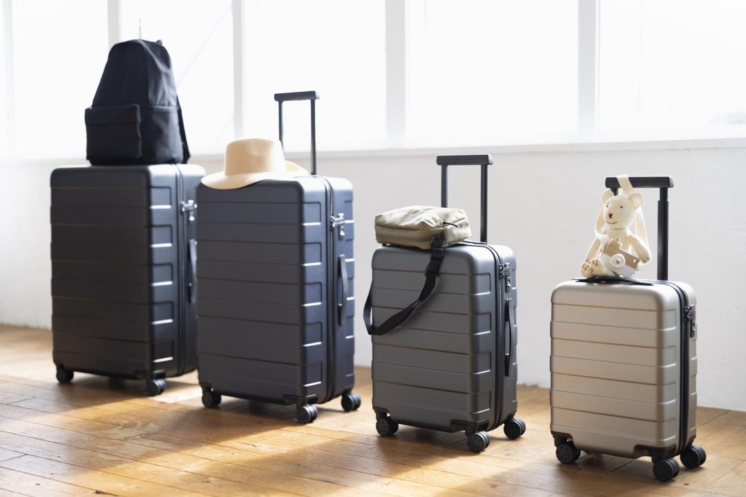 四輪硬殼止滑拉桿箱系列提供20L、36L、75L與105L四種容量，從短程到長程都適用。（MUJI提供，以下同）