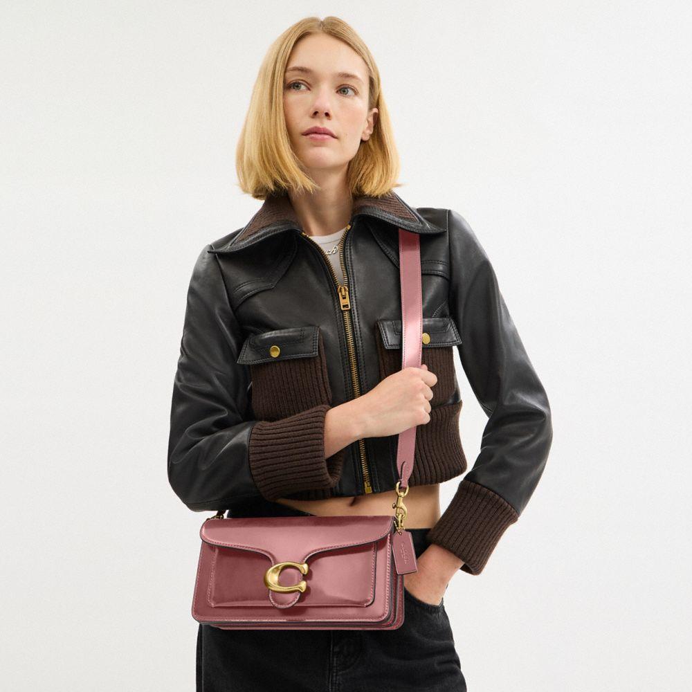 COACH光澤Tabby 26單肩手袋，20,800元。