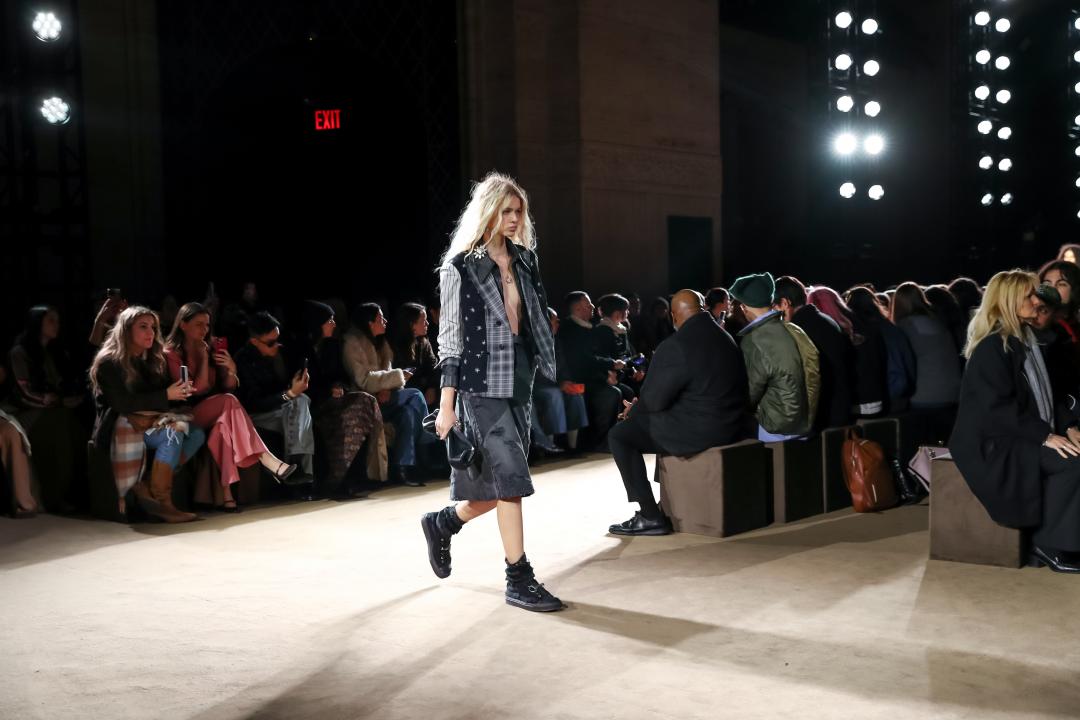 COACH 2026秋季系列從經典美式風格的多重面向著手。