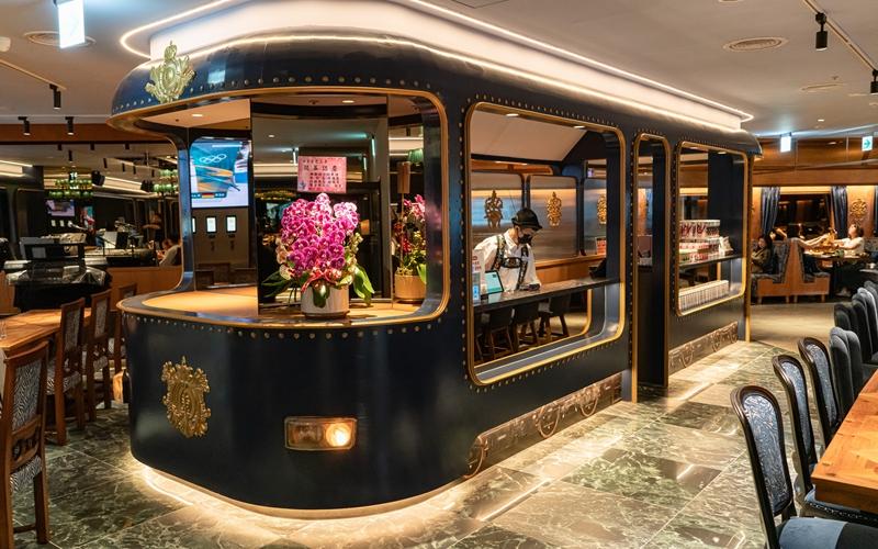 餐廳空間化身為「餐酒列車」。（金色三麥提供）