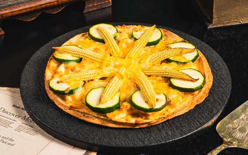 回嘉蔥油火雞披薩。（金色三麥提供）