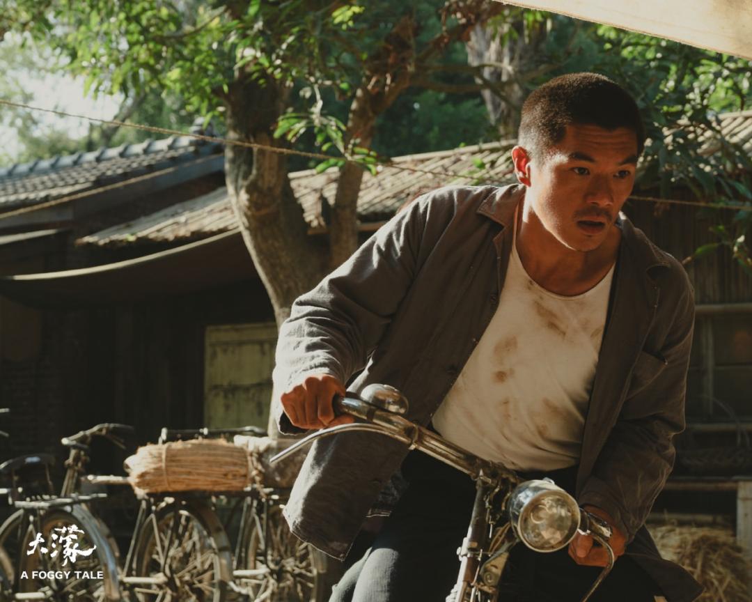 柯煒林在片中飾演外省車伕，維妙維肖的演技備受肯定。