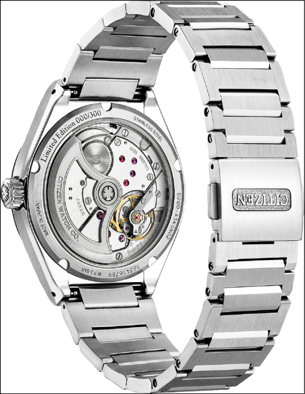 NC0201-54A搭載Cal.0200機械機芯，動力儲存60小時。