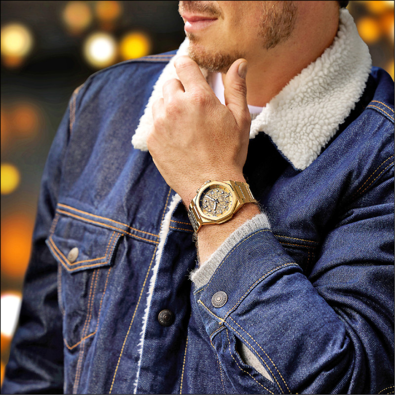 Series 8系列NB6062-52P錶款以香檳金色呈現璀璨燈火。台灣限量30只，每只54,800元。