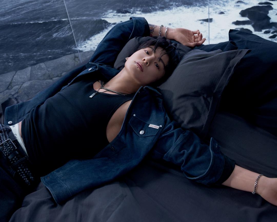 水洗丹寧是春季主打重點。