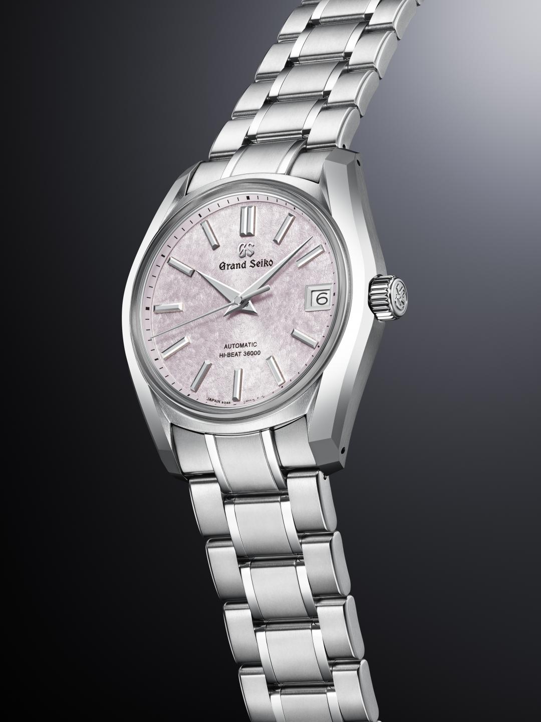 Grand Seiko Heritage Collection SBGH341「櫻隱」錶款，222,000元。