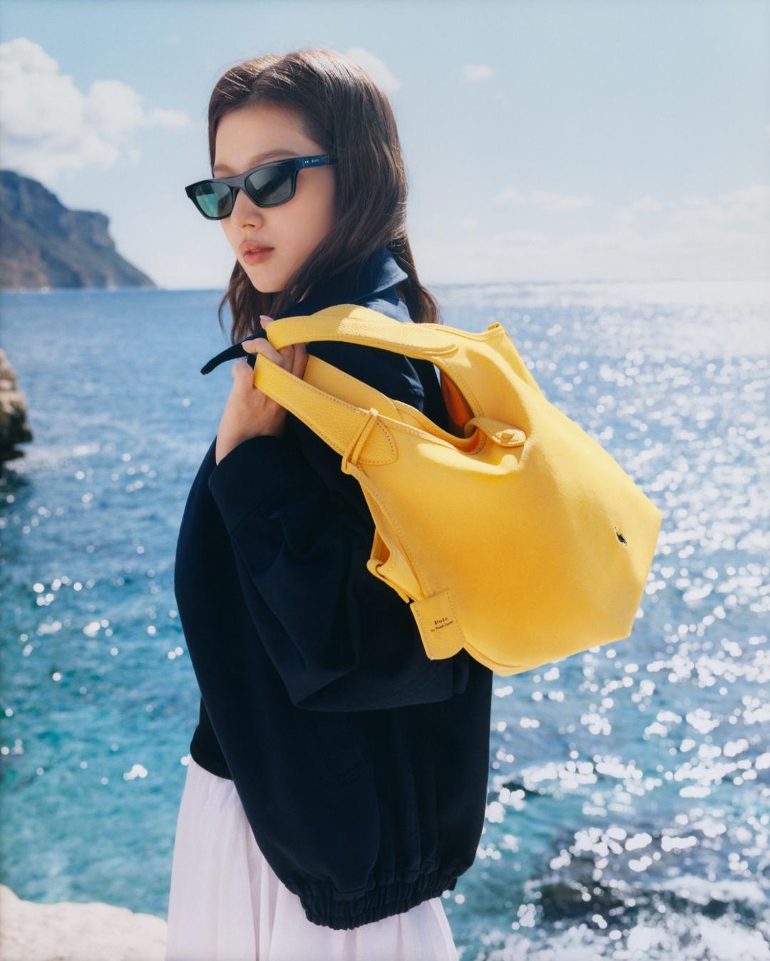 裘德洛女兒背後全空敬業曬包!超狂「漏鬥腰」現形