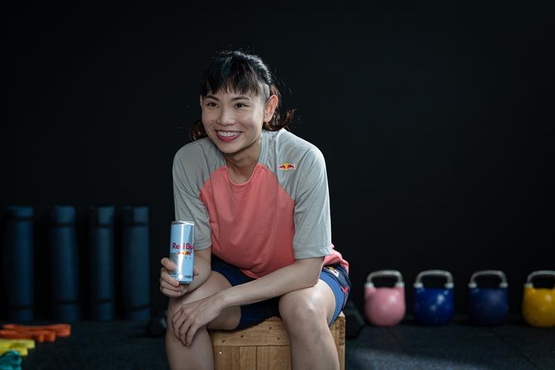 「Red Bull Zero口感真的很像原味！」Red Bull運動員戴資穎在搶先試飲後，表示自己本來就喜歡經典原味，現在又多了一個新選擇。（Red Bull提供）
