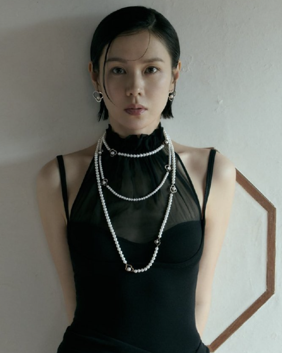 孫藝真佩戴TASAKI chants系列。