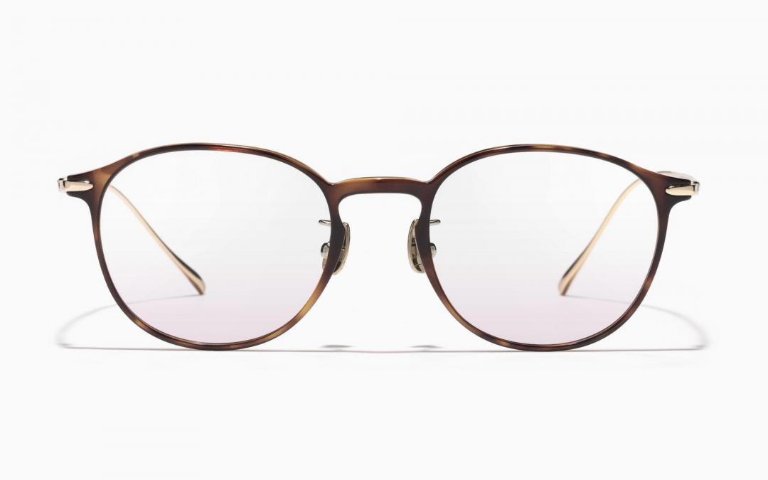 鏡架UUF-25S-201_286搭配腮紅鏡片，售價NT$3,980元＋腮紅鏡片鏡片NT$2,000元。