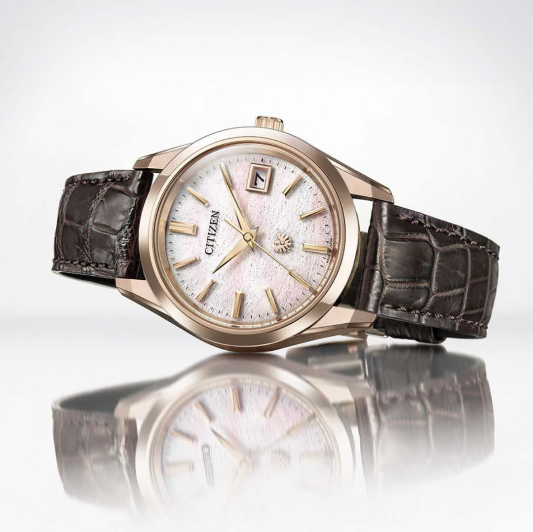 The CITIZEN「春韶」AQ4106-00A錶款，118,000元。