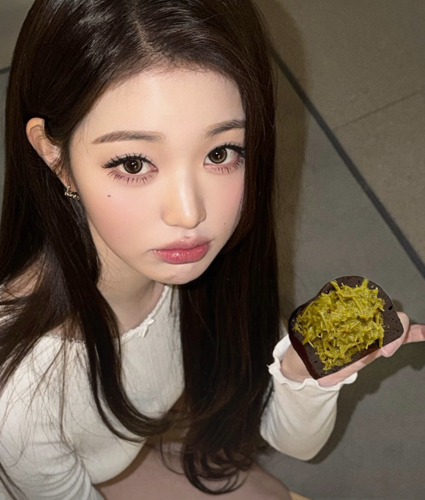 張員瑛大讚杜拜巧克力Q餅美味。（翻攝自IG）