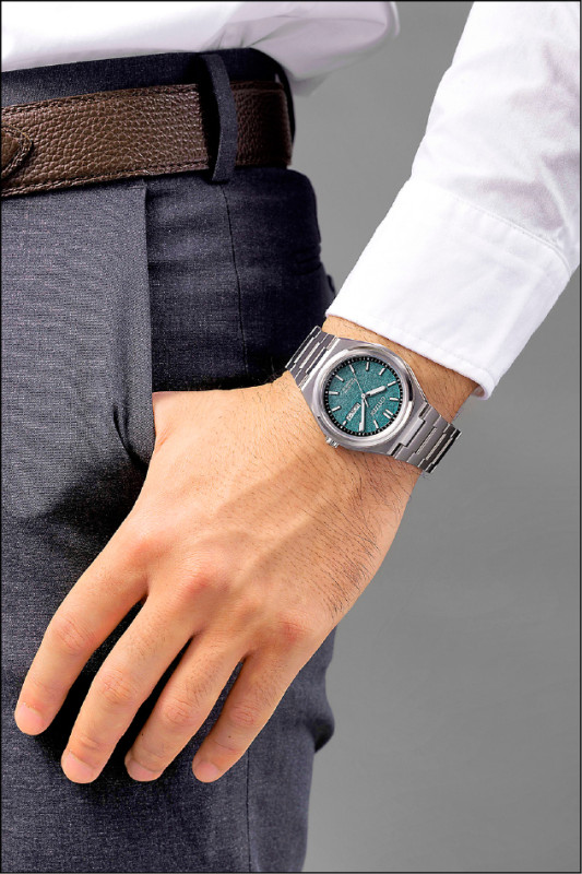 深寧綠AW0130-85X錶款，全台限量50只，每只17,800元。