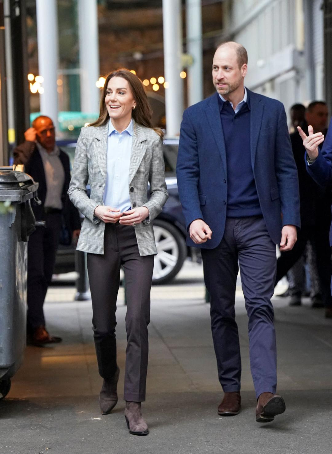 凱特王妃穿圍裙變服務生超可愛！手沖咖啡遭威廉王子退貨 夫妻互動太有趣