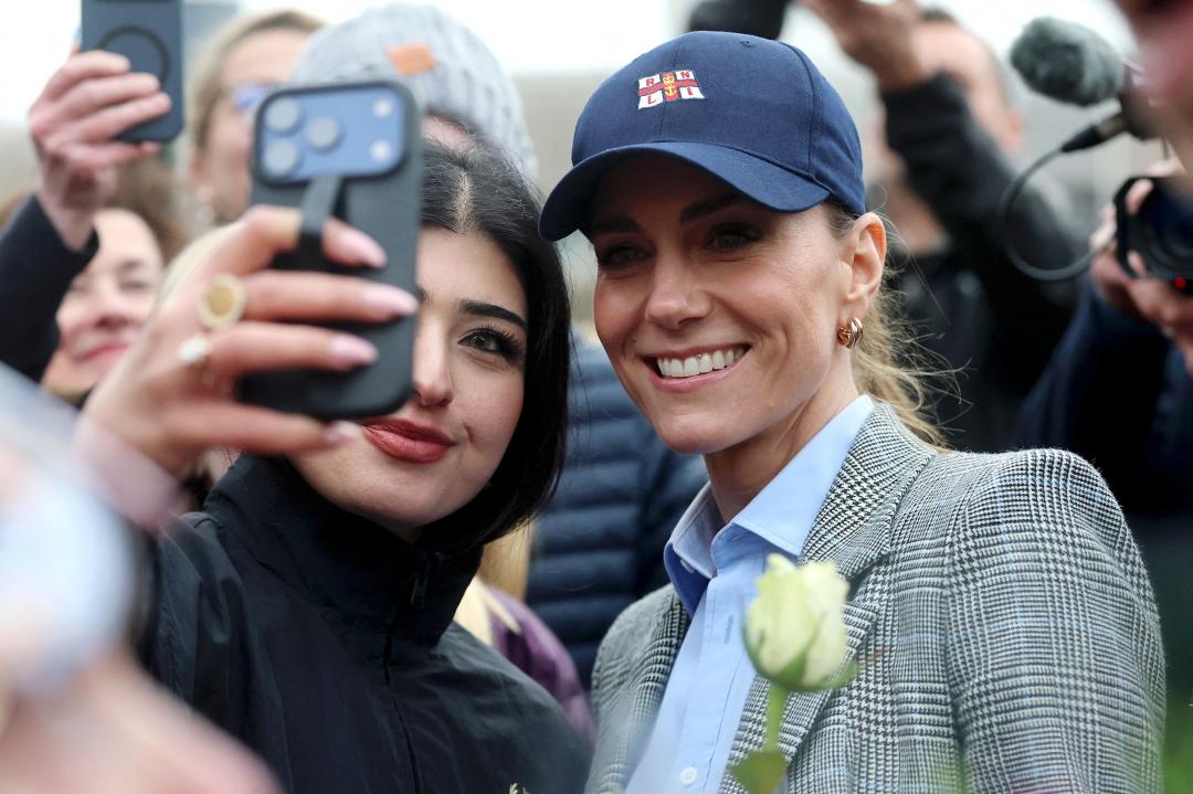 凱特王妃穿圍裙變服務生超可愛！手沖咖啡遭威廉王子退貨 夫妻互動太有趣