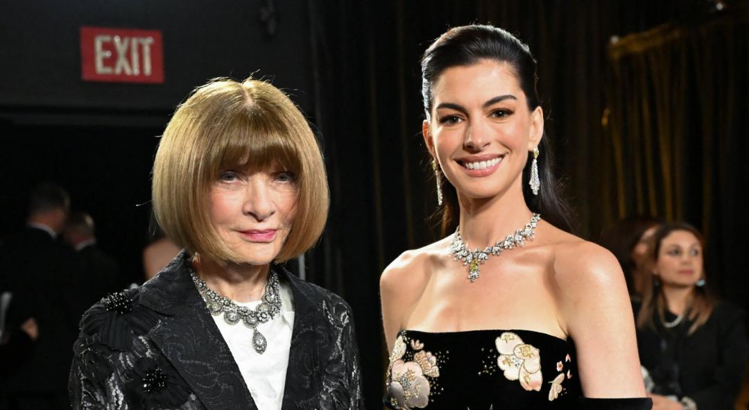 安娜溫圖、安海瑟薇同台頒獎。（圖／路透）