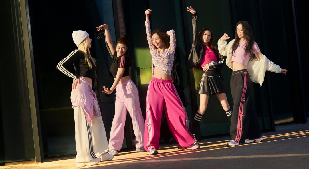 adidas全新舞動系列以爵士舞為設計靈感，輕盈律動感是重點。