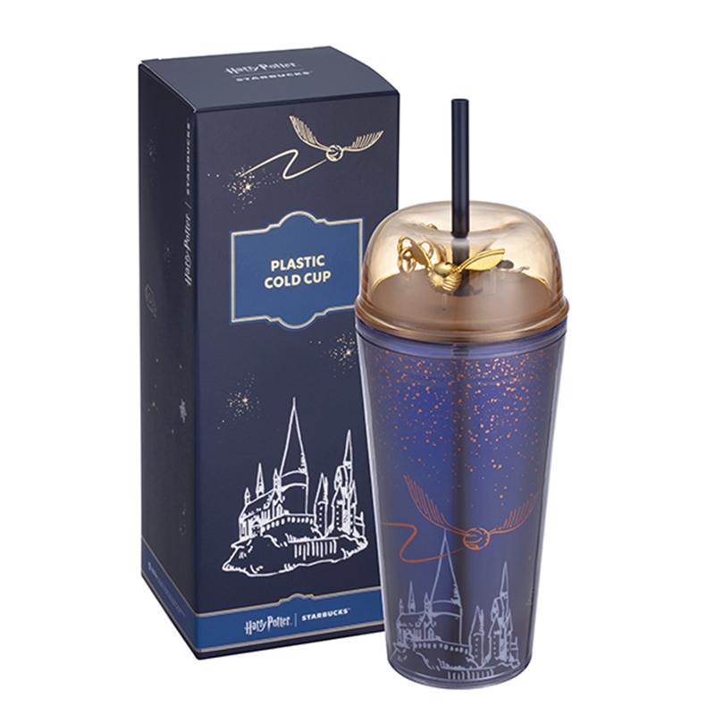 16OZ哈利波特金探子TOGO冷水杯，立體金探子造型杯蓋成為最大亮點，473毫升，1,380元。（Starbucks提供）