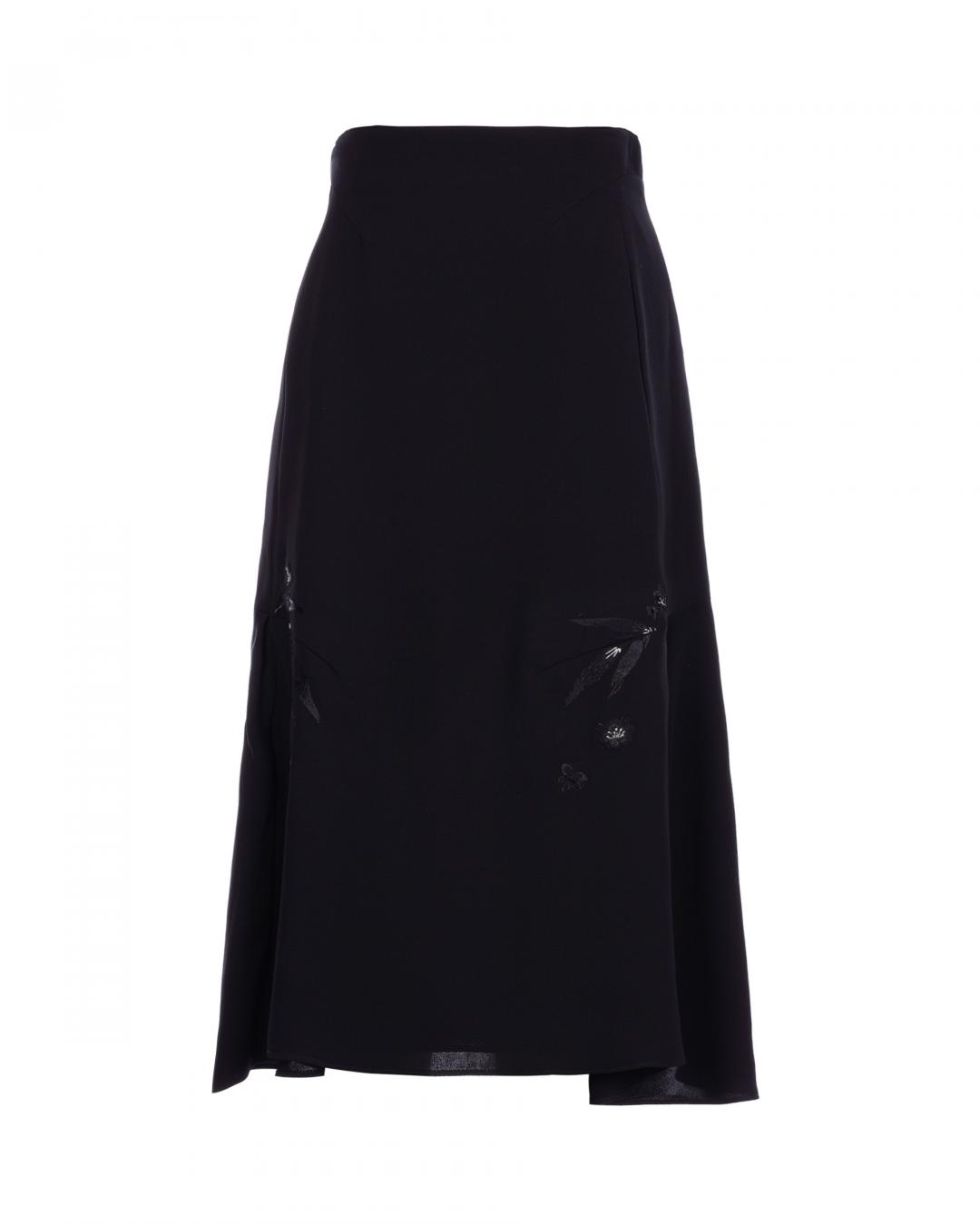 A字裙，原價NT$35,800元，特賣價NT$16,110元。